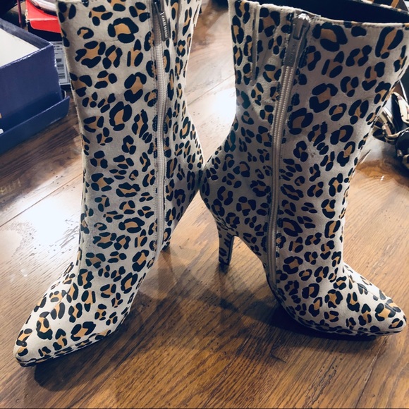 Collins Staurt - Picture 5 of 6